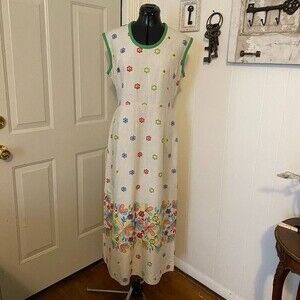 Vintage Berkshire B-Tween Embroidered Floral Lightweight Maxi Womens Dress